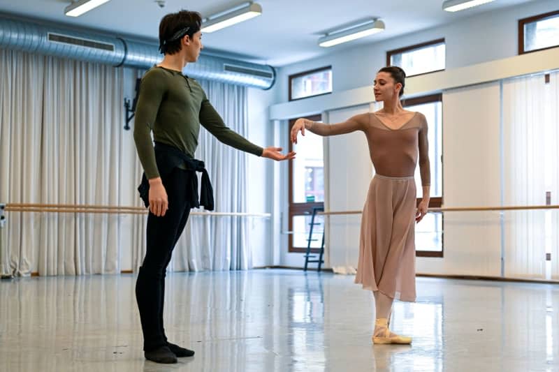 Prima ballerina Maria Baranova and her dance partner Jinhao Zhang during rehearsal at the Bavarian State Ballet. Lennart Preiss/dpa