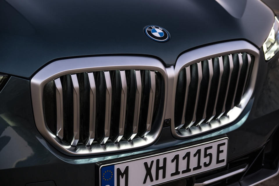 P90489810_lowRes_the-new-bmw-x5-xdriv.jpg