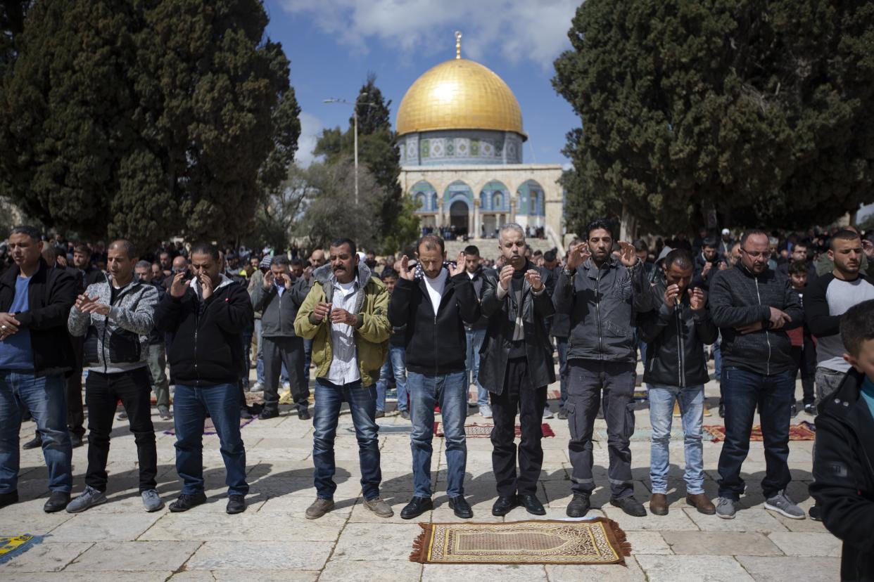 Palestinians perform funeral prayer in absentia for those who lost their lives during twin terror attacks in New Zealand mosques after performing Friday prayer at Masjid al-Aqsa in Jerusalem on March 15, 2019. (Photo: Anadolu Agency via Getty Images)