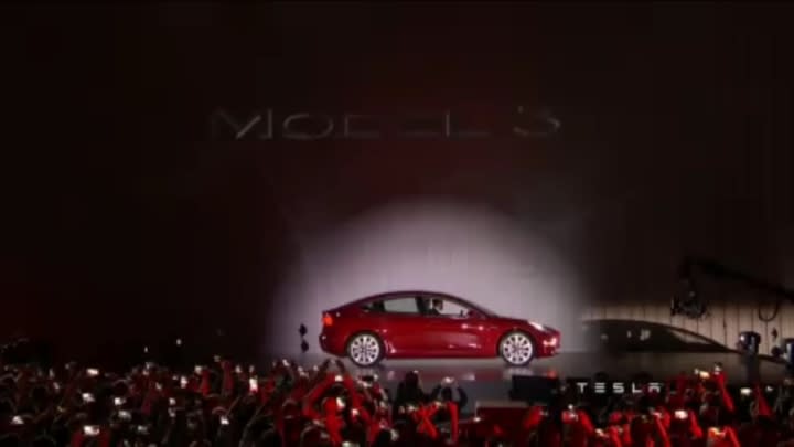 最便宜的特斯拉電動車來了！Tesla Model 3，要價美金3.5萬元起，平民電動車世代來臨！