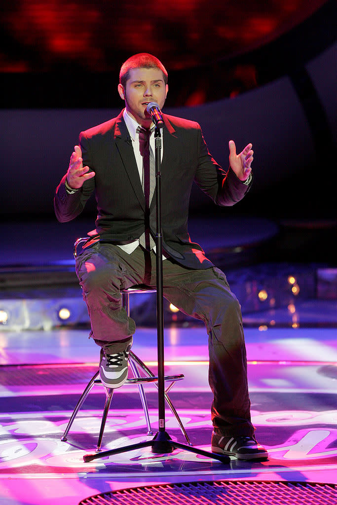 Chris Richardson performs as one of the top 6 contestants on the 6th season of American Idol.