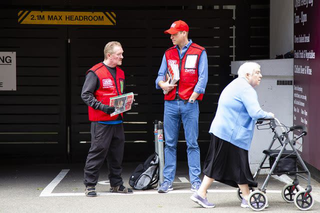 Andy Parsons/ The Big Issue Prince William and Dave Martin sold copes of the The Big Issue in June 2022.