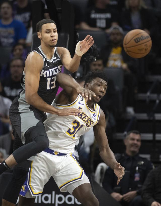 Kings keep LeBron-less Lakers reeling to fifth straight loss