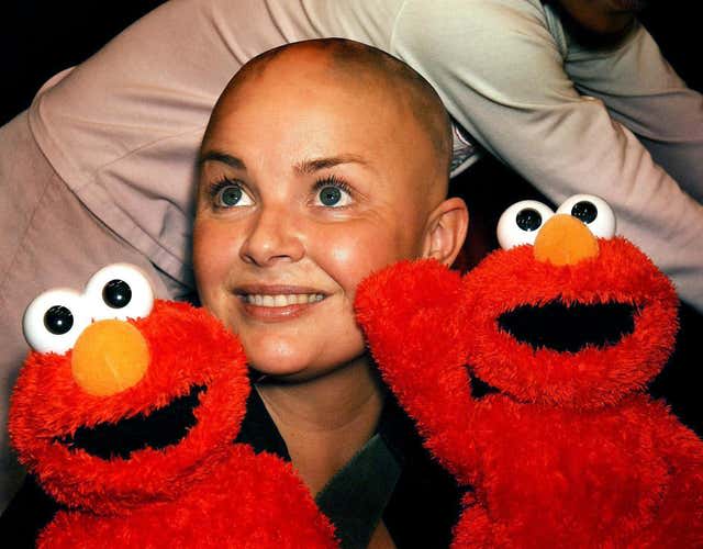 Gail Porter with the new TMX Elmo toy – Hamleys