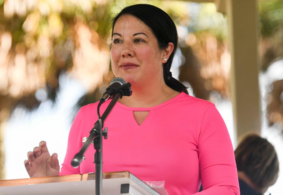 Susan Hammerling-Hodgers addresses the crowd during the Space Coast Women's March Saturday, Oct., 2, 2021.  Craig Bailey/FLORIDA TODAY via USA TODAY NETWORK