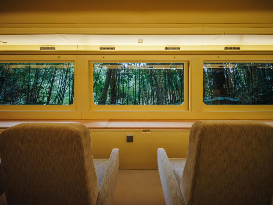 <strong>栩悅號為林鐵首輛以「生態」為主軸設計改裝列車，以具有阿里山迎賓鳥美名的栗背林鴝為代表意象。（圖／林鐵及文資處提供）</strong>