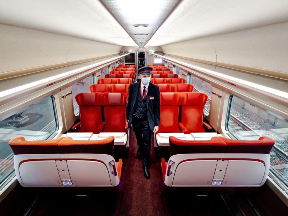 Inside the Thalys second class section.