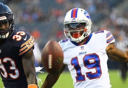 FILE PHOTO: Aug 30, 2018; Chicago, IL, USA; Buffalo Bills wide receiver Corey Coleman (19) attempts to make a catch against Chicago Bears defensive back Kevin Toliver (33) during the first quarter at Soldier Field. Mandatory Credit: Mike DiNovo-USA TODAY Sports