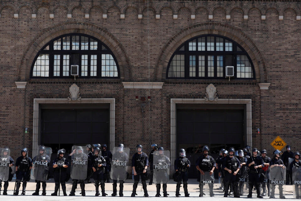 <p>St. Louis police standoff with protesters after the not guilty verdict of Jason Stockley, a former St. Louis police officer charged with the 2011 shooting of Anthony Lamar Smith, on Tucker Blvd in downtown St. Louis, Mo., Sept. 15, 2017. (Photo: Whitney Curtis/Reuters) </p>