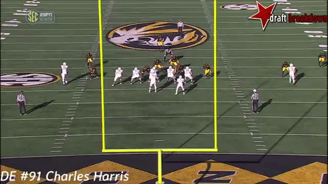 Another view of how quickly Harris can bend the edge. (Draftbreakdown.com, via YouTube)