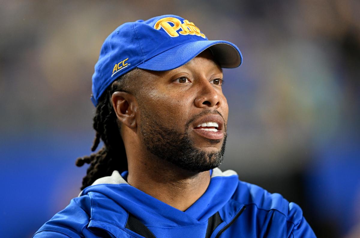 Legendary Pitt WR Larry Fitzgerald Stops At South Side Practice