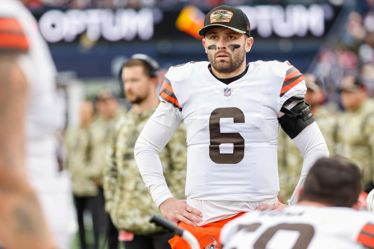 Browns quarterback Baker Mayfield leaves Patriots game with injury,  replaced by Case Keenum 