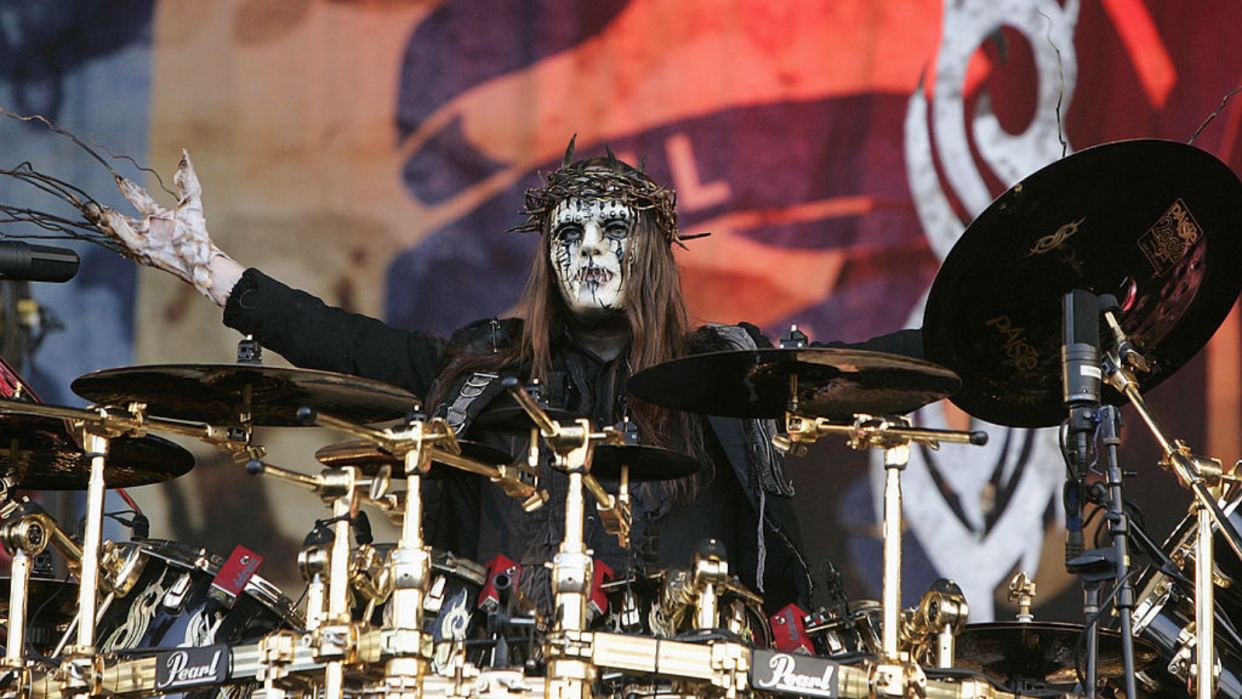  Oey Jordison of Slipknot performs on stage at Castle Donington on June 13, 2009 . 