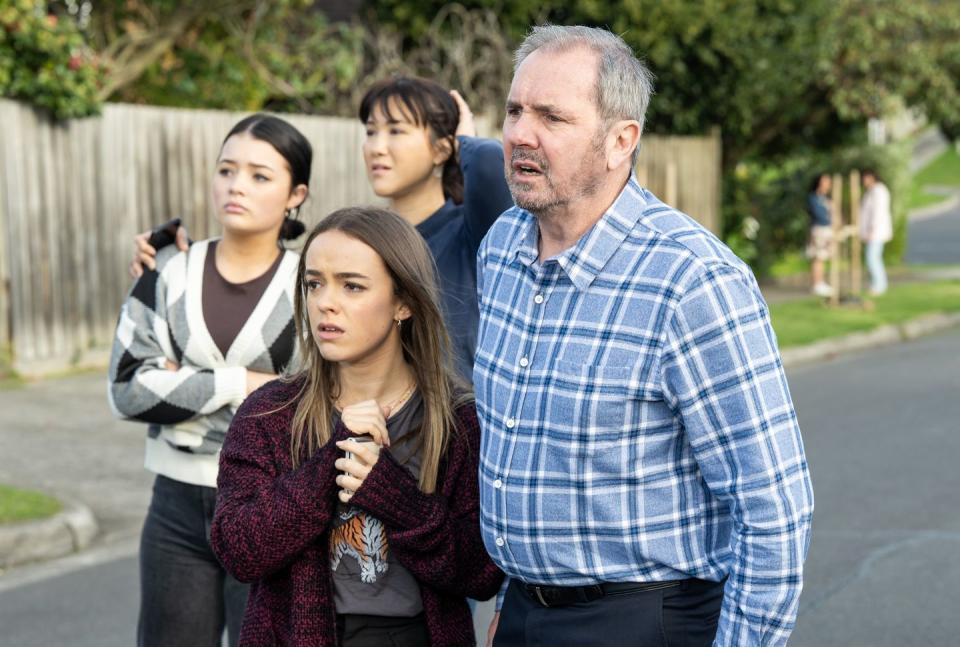 sadie rodwell, wendy rodwell, holly hoyland and karl kennedy in neighbours