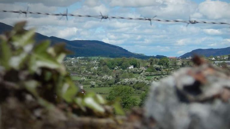 La frontera entre Irlanda del Norte y la República de Irlanda se extiende por unos 500 kilómetros