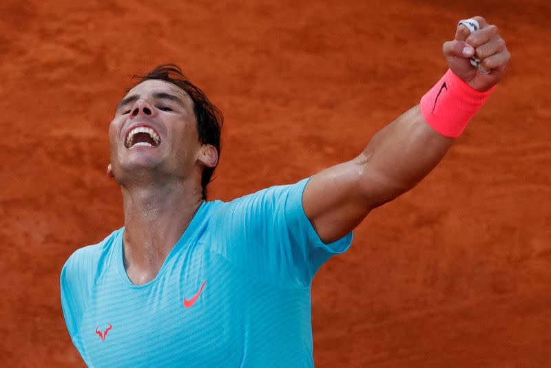 Foto del viernes de Rafael Nadal celebrando tras vencer al argentino Diego Schwartzman en las semifinales del Abierto de Francia