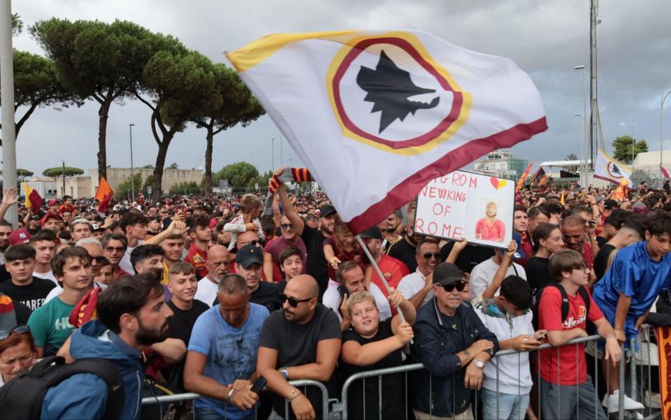 Roma fans arrived en masse to greet their new striker