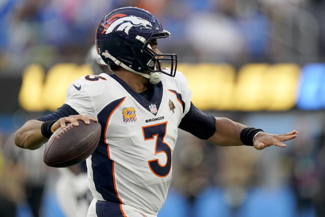 Broncos QB Wilson suffers hamstring injury in OT loss vs. Chargers