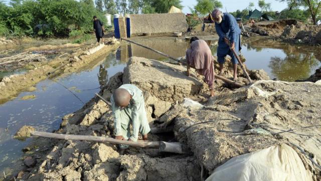 Millions of children in Pakistan don't have access to safe water a year  after floods, UNICEF report says