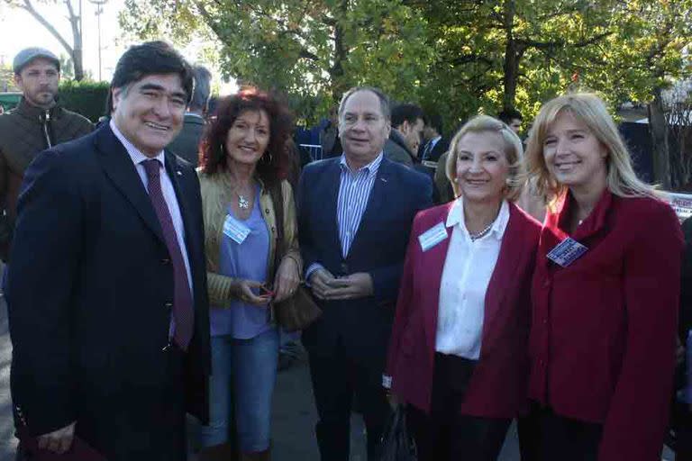 Zannini, en el Congreso del PJ, junto a Cristina Álvarez Rodríguez, Alberto Descalzo, Rosa Tertulio y otros dirigentes