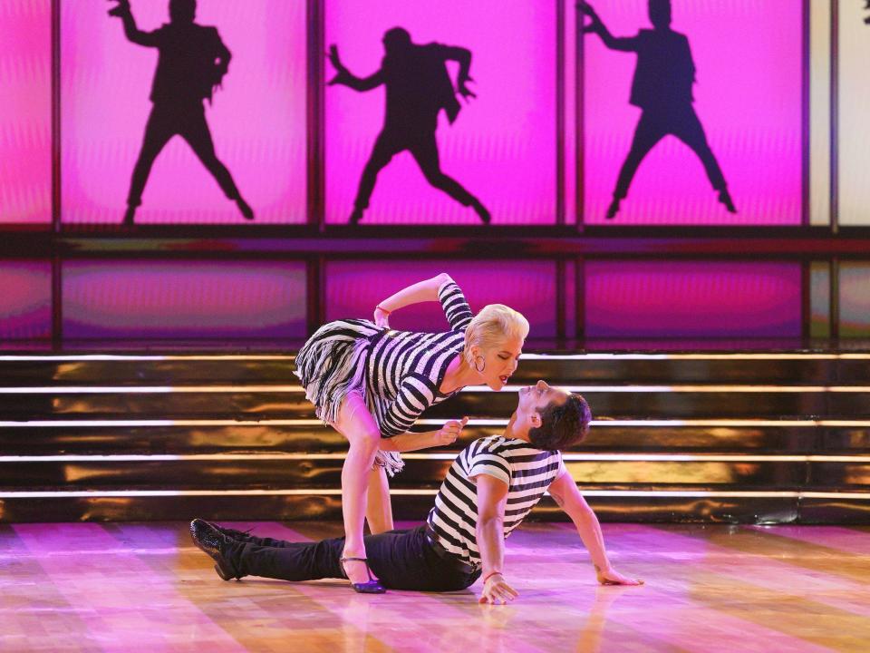 Selma Blair and Sasha Farber on season 31 of "Dancing With the Stars."