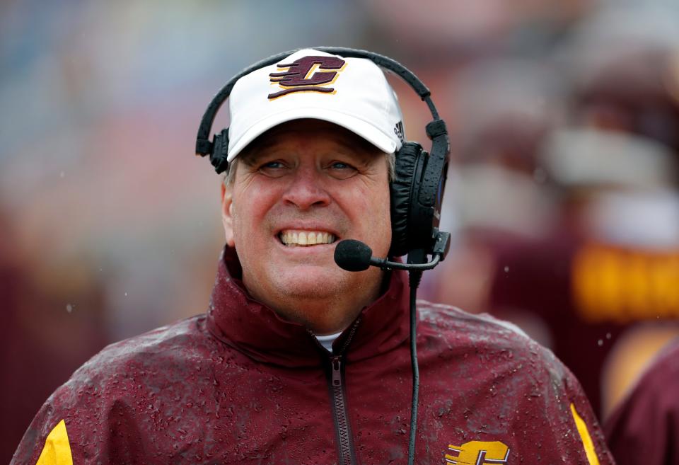 Central Michigan coach Jim McElwain walks the sideline during the Sun Bowl last December against Washington State.