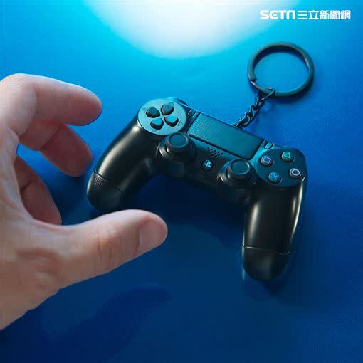 DUALSHOCK®4無線控制器（DS4）造型悠遊卡（圖／悠遊卡公司提供）