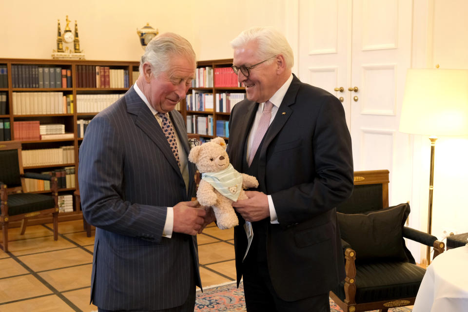 BERLIN, GERMANY - MAY 07: Prince Charles, Prince of Wales greets German President Frank-Walter Steinmeier at Castle Bellevue on May 07, 2019 in Berlin, Germany. Their Royal Highnesses are paying an official visit to Germany at the request of the British government. The four-day-trip from May 7-10 will include visits to Berlin, Leipzig and Munich and comes shortly after the birth of the prince’s fourth grandchild. (Photo by Sean Gallup/Getty Images)