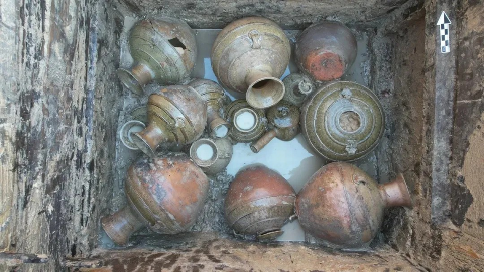 Some of the pottery objects discovered in the 1,800-year-old burial complex.