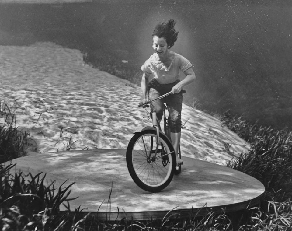 These Amazing Cycling Photos Will Send You Back in Time