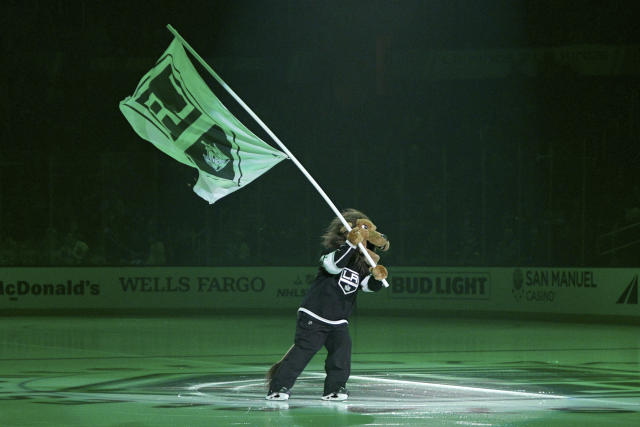 Bailey (LA Kings Mascot) showing the division leader what's up. : r/hockey