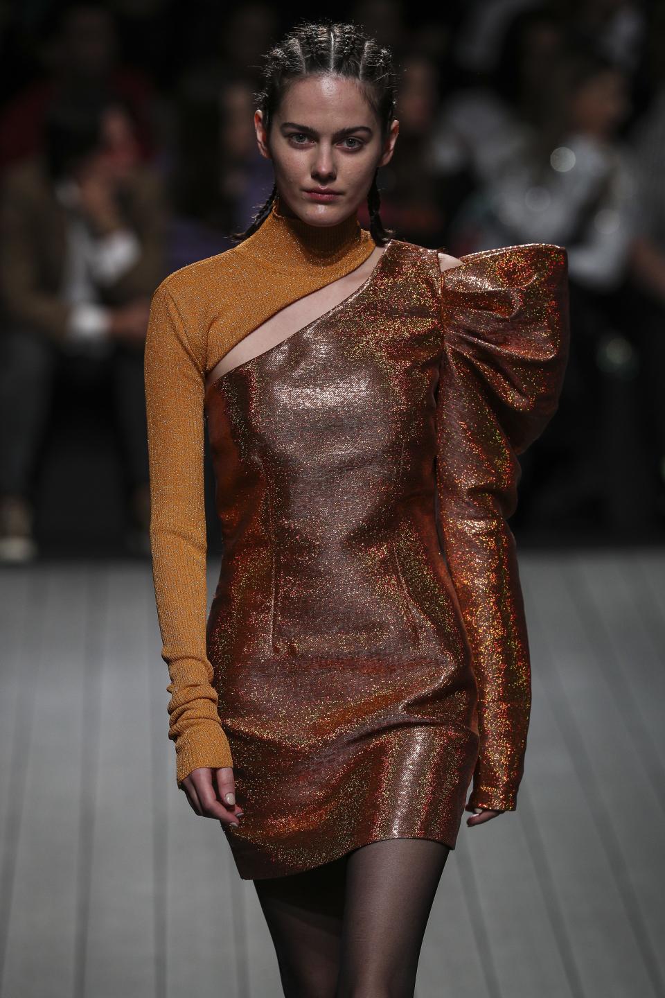 LISBON, PORTUGAL - MARCH 10: A model walks the runway during Goncalo Peixoto fashion show at "Modalisboa Insight" - Lisbon Fashion Week FW19/20 on March 10, 2019 in Lisbon, Portugal. (Photo by Carlos Rodrigues/Getty Images)