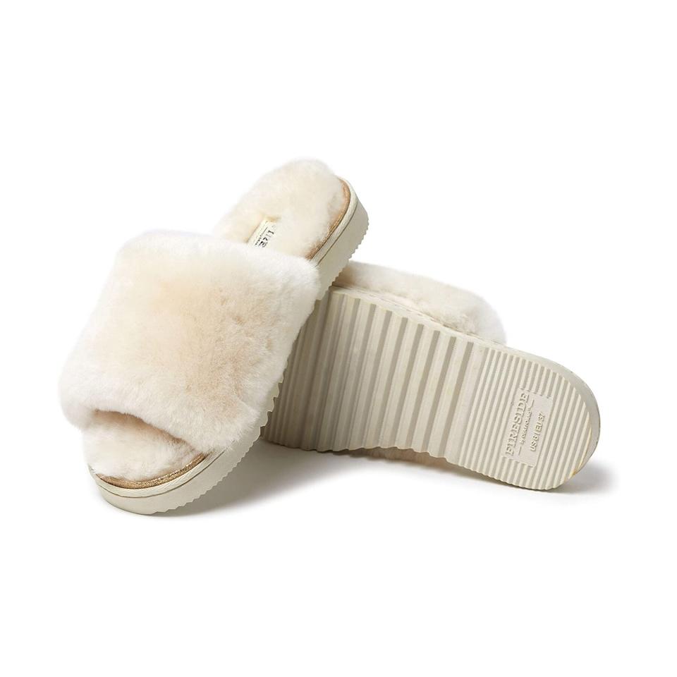 Dearfoams Women’s Fireside Cairns Shearling Slide Wedding Slippers