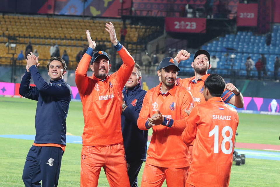 Nederlandse spelers vieren feest.