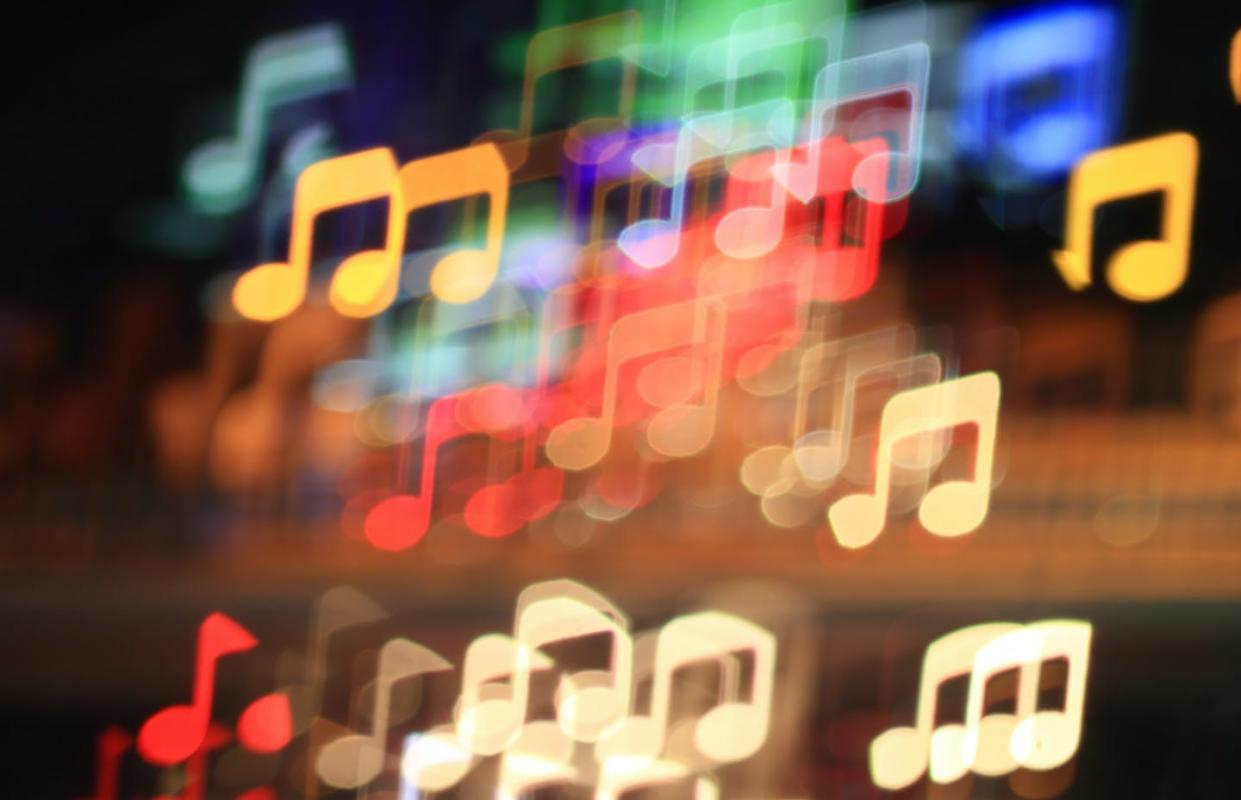 <a href="https://www.shutterstock.com/es/image-photo/colorful-bokeh-music-note-shape-city-216877306" rel="nofollow noopener" target="_blank" data-ylk="slk:JANNTA/Shutterstock;elm:context_link;itc:0;sec:content-canvas" class="link ">JANNTA/Shutterstock</a>