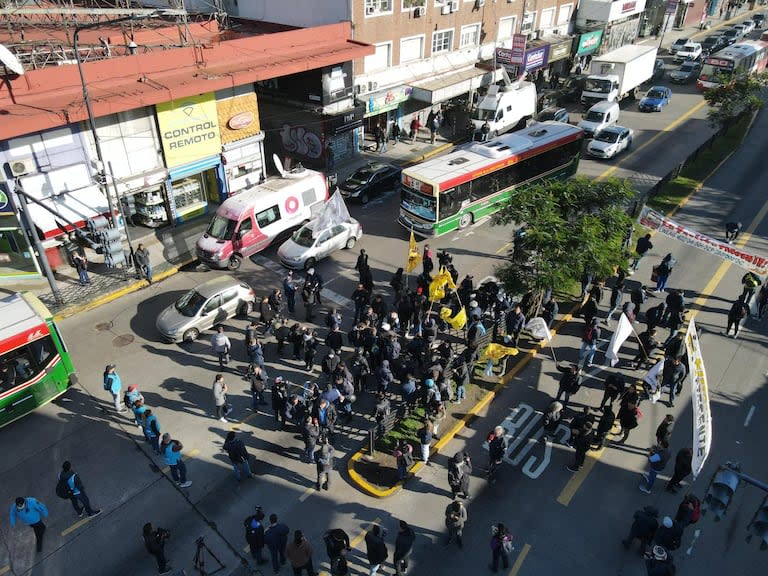 Protesta de choferes autoconvocados en Puente Saavedra