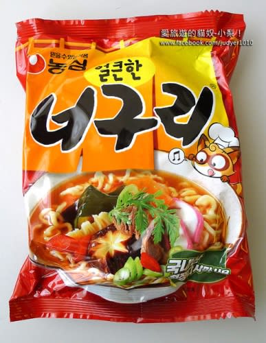 【爸爸去哪兒？아빠!어디가？】爆紅之炸醬浣熊麵＼尹厚的最愛，你不可不知的韓國拉麵新吃法！