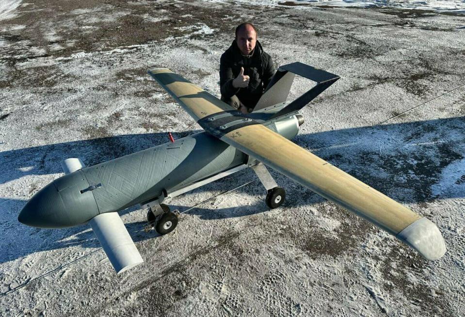 烏克蘭宣布 5 日的無人機襲擊摧毀了俄羅斯 3 處空軍基地與 19 架戰機，然而根據美國公司公布的衛星照片，烏克蘭的「豐碩戰果」恐怕並不是真的。   圖：取自「X」@ukraine_ma
