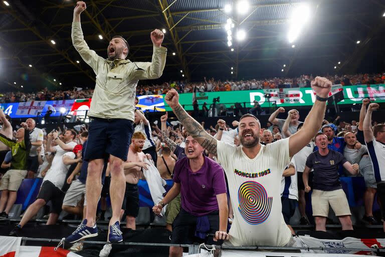 Histórica Inglaterra, otra vez en la final: así lo celebraron sus hinchas en Dortmund 