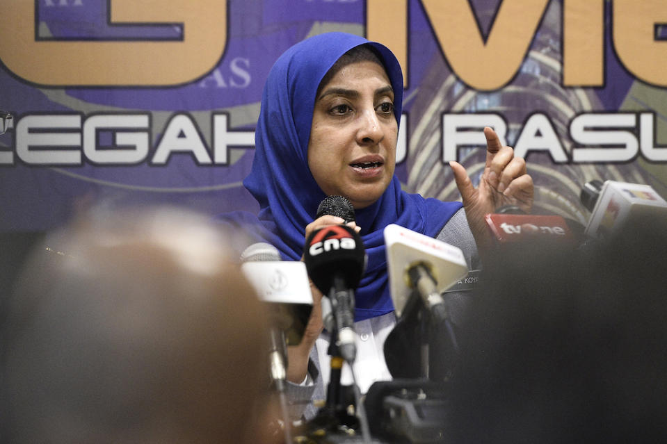 Malaysian Anti-Corruption Commission (MACC) chief commissioner Latheefa Koya speaks during a press conference at MACC headquarters in Putrajaya January 8, 2020. — Picture by Miera Zulyana