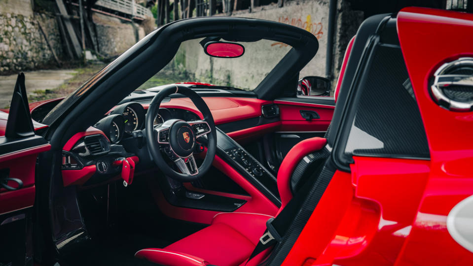 The interior of a 2015 Porsche 918 "Weissach" Spyder.