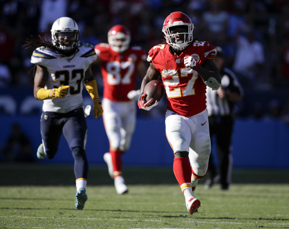 Kareem Hunt continues to dominate, and he highlights this week’s look around the league. (AP Photo/Jae C. Hong)