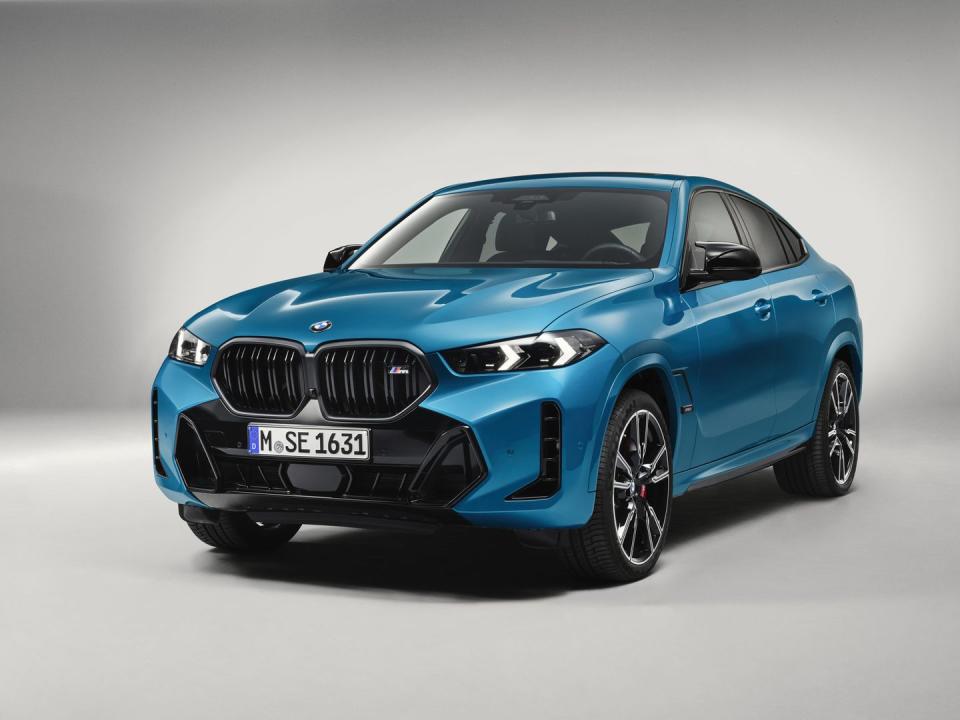 View Photos of the 2024 BMW X6