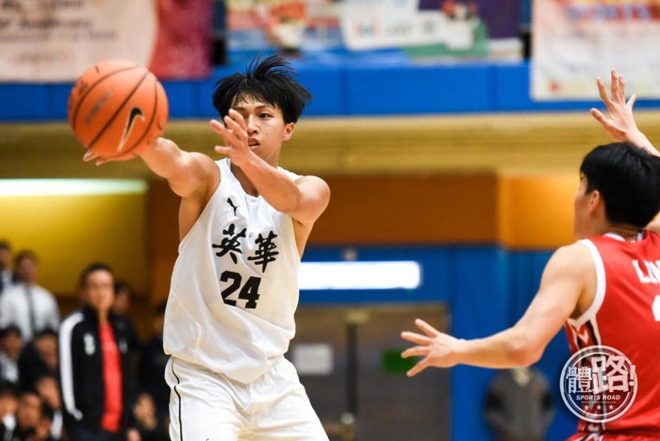 Wu Weijun hit 4 3-pointers in the second quarter and scored 15 points in the game