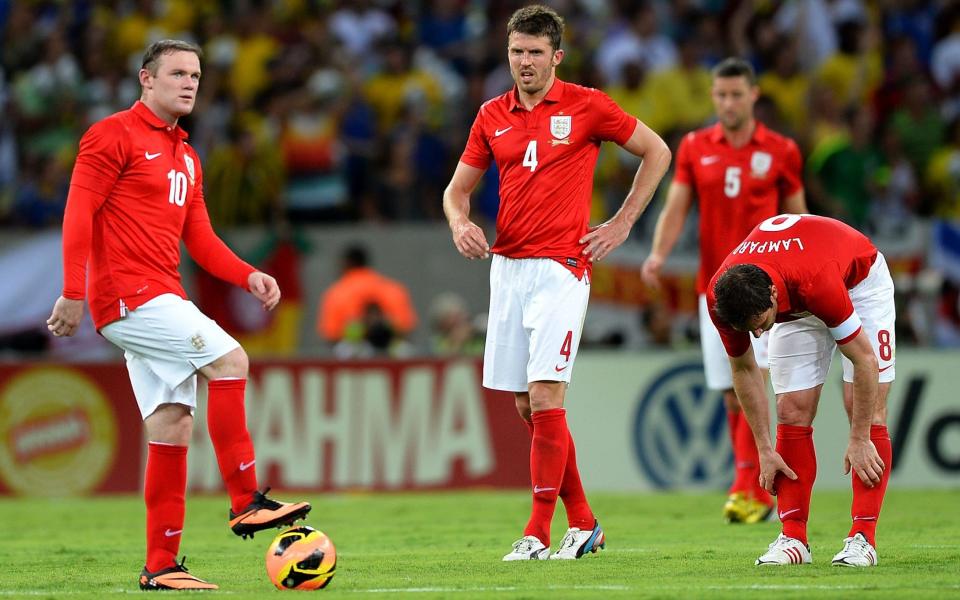 Carrick and Rooney playing for England against Brazil