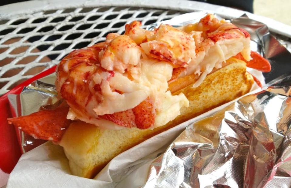 Lobster Roll, Red’s Eats (Wiscasset, Maine)