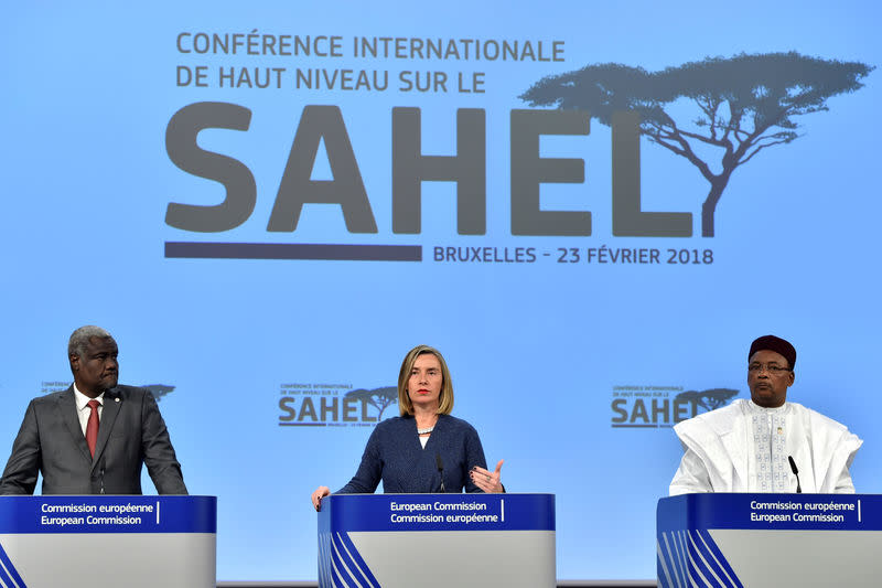 Le financement de la force militaire du G5 Sahel, dont le coût de fonctionnement pour la première année est estimé à 423 millions d'euros, a franchi le cap des 410 millions d'euros de promesses vendredi lors d'une conférence de donateurs internationaux à Bruxelles. /Photo prise le 23 février 2018/REUTERS/Eric Vidal