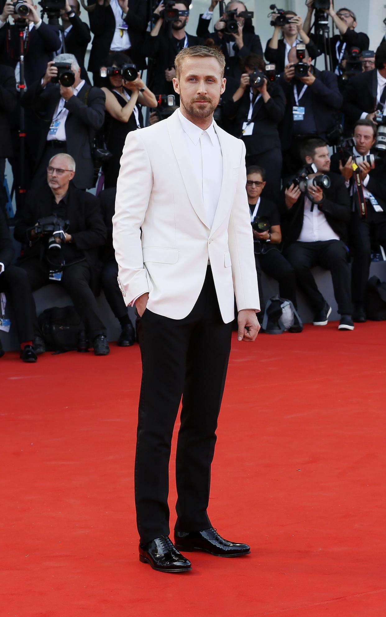 Ryan Gosling at the First Man premiere wearing pristine white and a shirt without a tie - 2018 Ernesto Ruscio