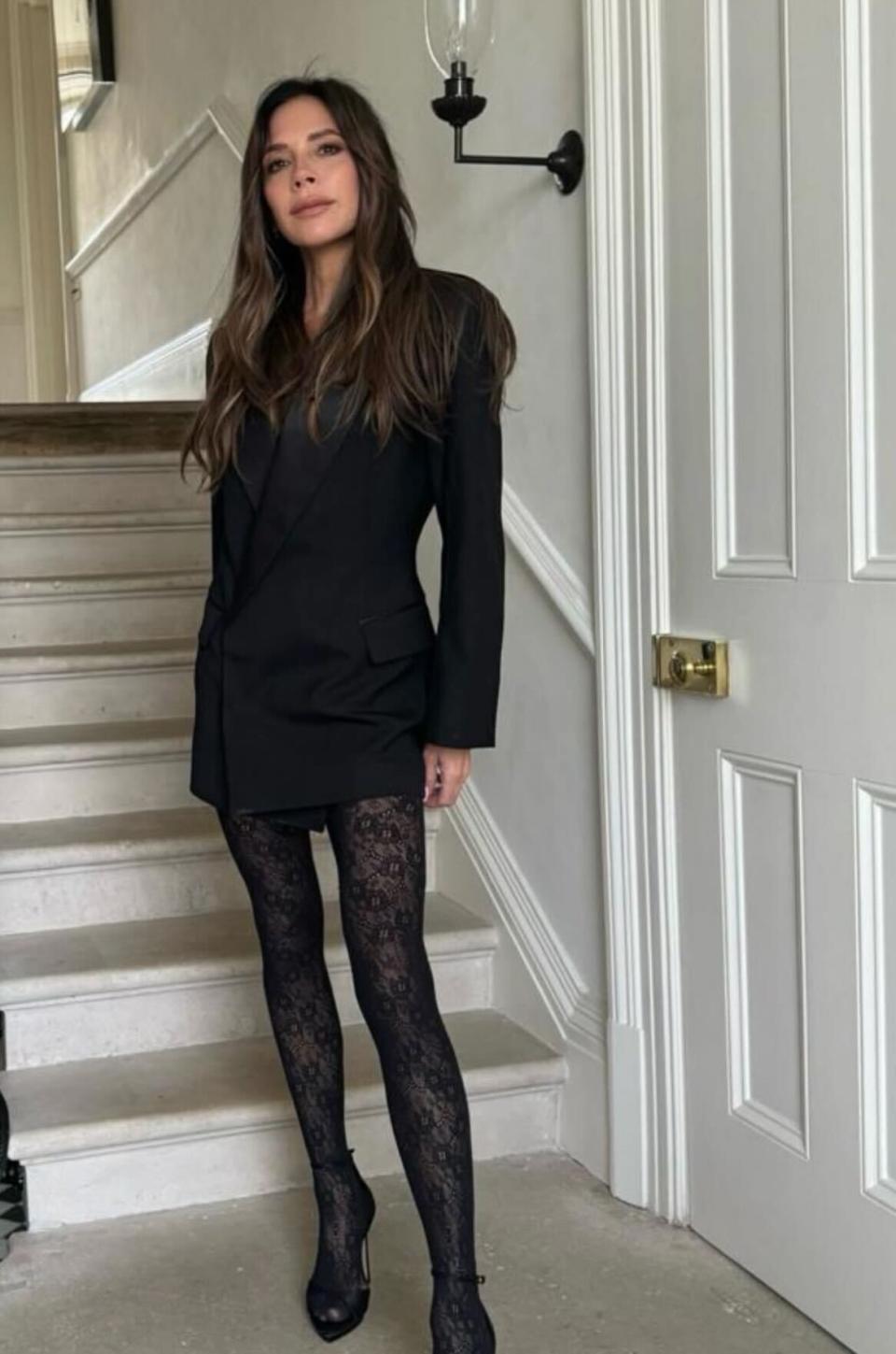 victoria beckham in VB monogram tights 2023