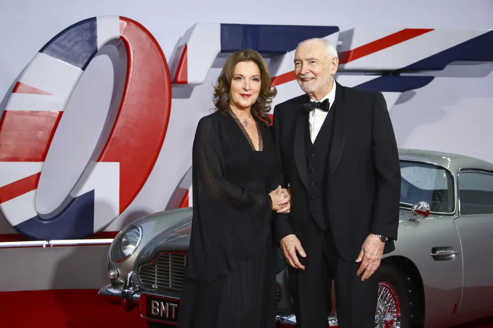 Barbara Broccoli und Michael G. Wilson bei der Weltpremiere von „Keine Zeit zu sterben“. (Joel C Ryan/Invision/AP)